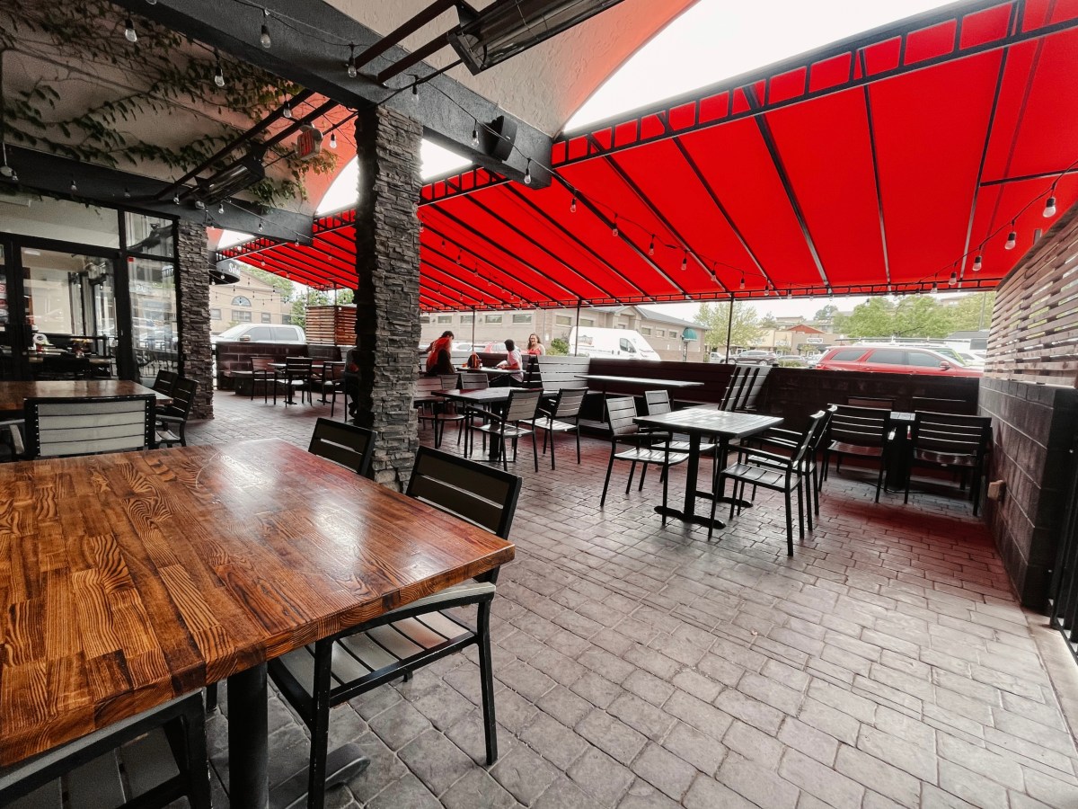 From Breweries to BBQ, Here Are 10 Dog-Friendly Restaurants in&nbsp;Prescott