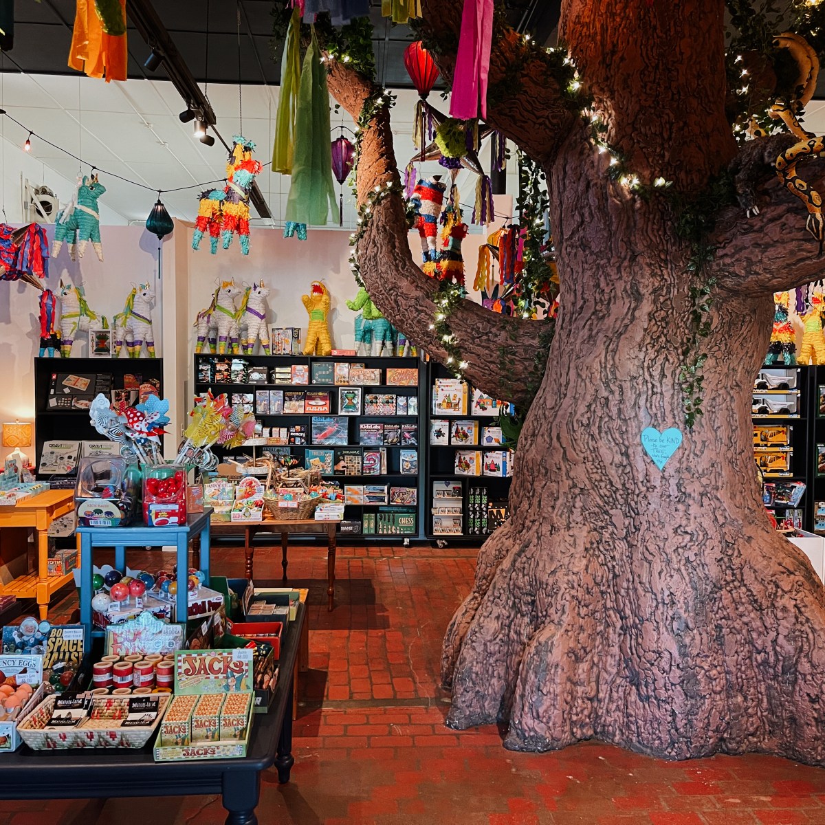5 Unique Shops in Downtown Prescott You Don’t Want to Walk&nbsp;Pass